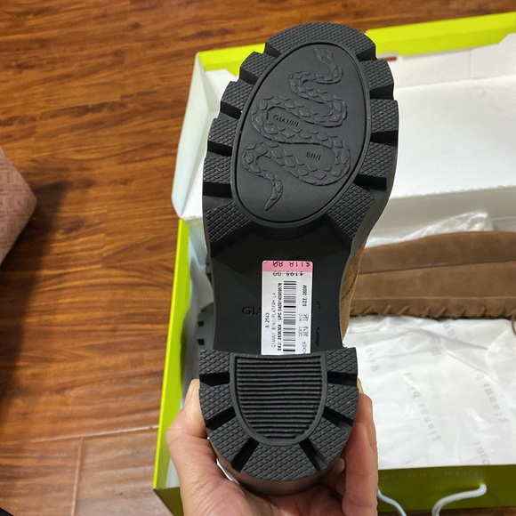 NEW GIANNI BINI SUEDE TALL COMBAT BOOTS. SIZE 6. - Picture 5 of 6